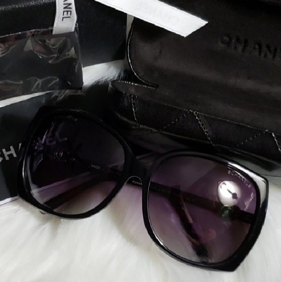 CHANEL Accessories - Oversized Chanel CC Logo Sunglasses